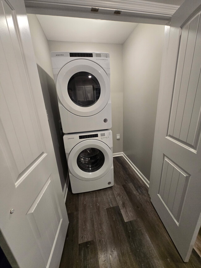 Foto del edificio - 1045 Dixie Plaza