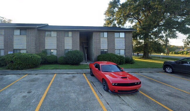 Foto del edificio - 1305 E Bayou Rd