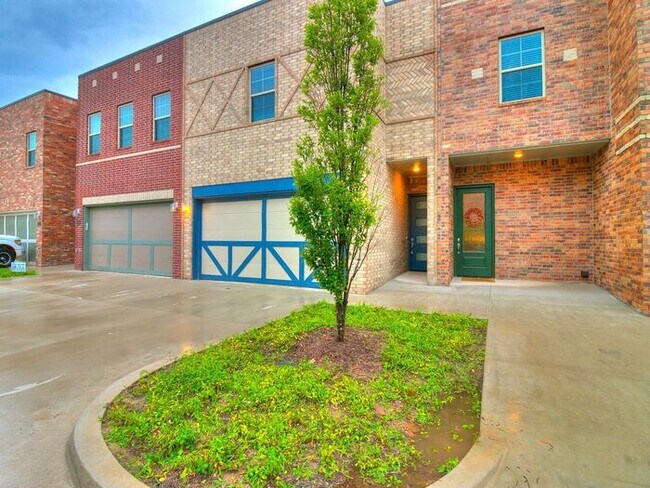 Building Photo - The Best Kept Secret In Norman!!