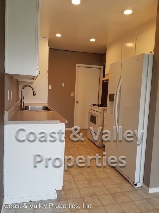 Building Photo - 764 Alvarado Dr