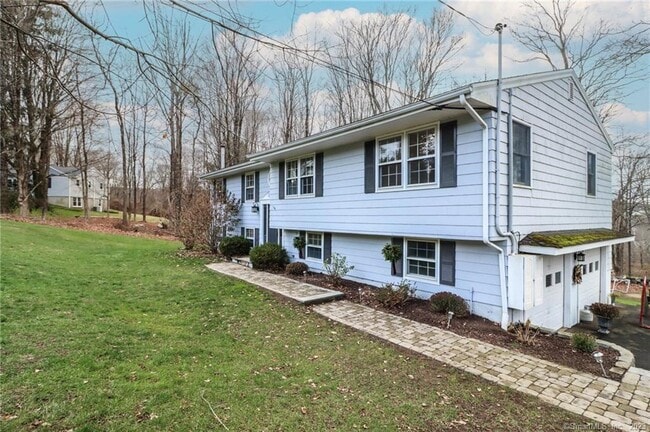 Building Photo - 95 Hobby Dr