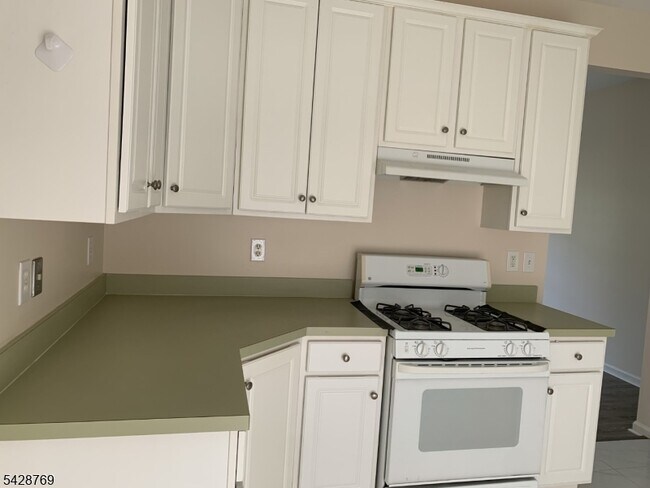 Foto del edificio - 60 Brock Ln