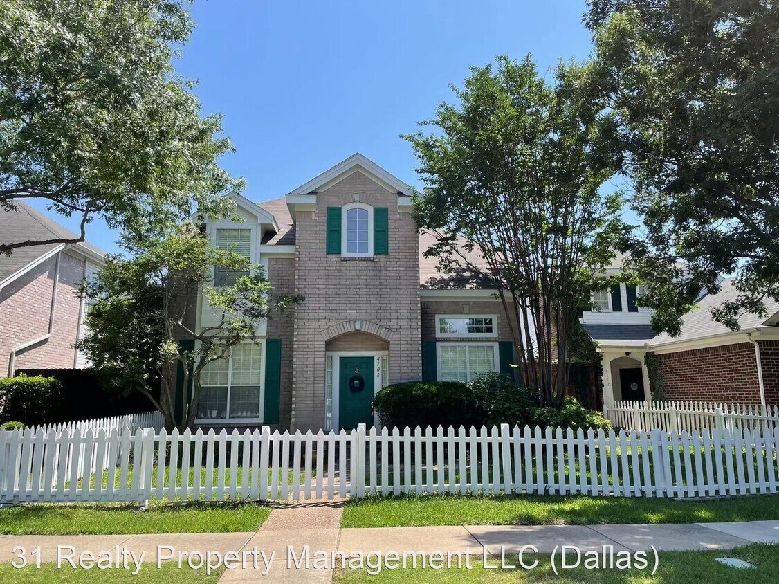 3 br, 3 bath House 4108 Hedgerow Drive House Rental in Plano, TX