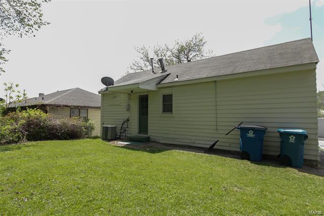 Building Photo - 1818 Leondale Ave