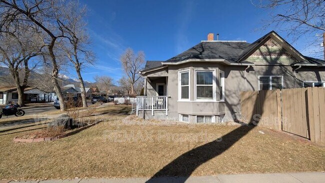 Building Photo - 2102 W Kiowa St