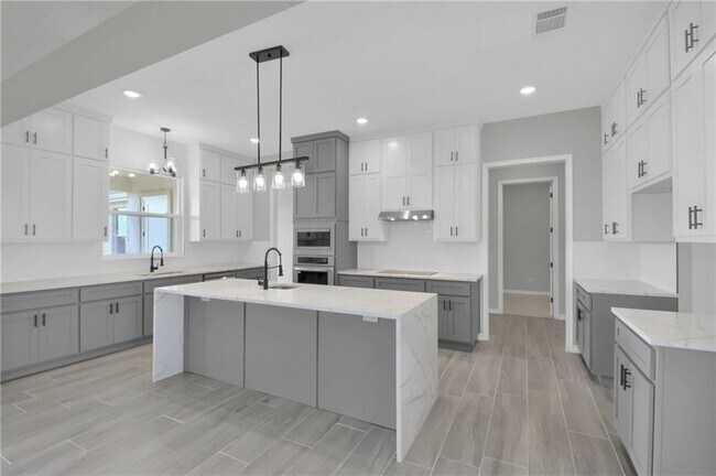 Foto del edificio - 303 Highlander Ct