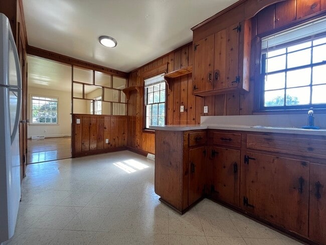 Building Photo - 7332 Briardale Dr