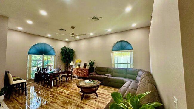 Building Photo - 3612 Foxcroft Cir