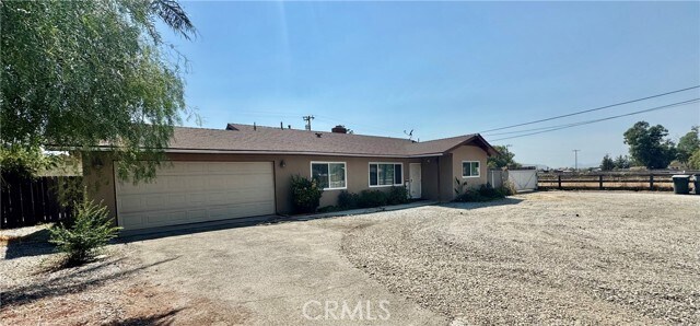 Foto principal - 1248 N Ramona Blvd