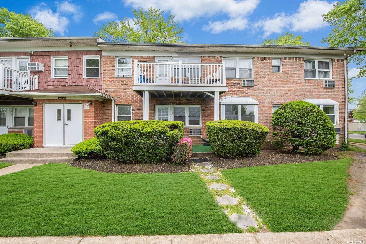 Primary Photo - 9 A Hemlock Dr
