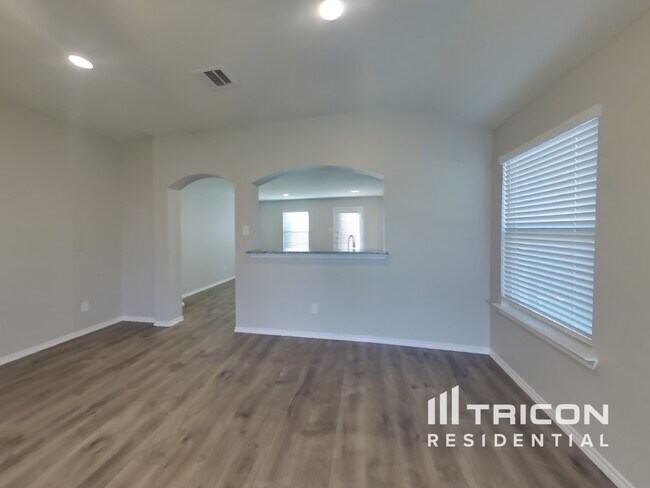 Foto del edificio - 2514 Henley Dr