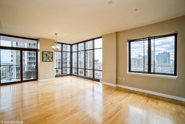 Building Photo - 1322 S Prairie Ave