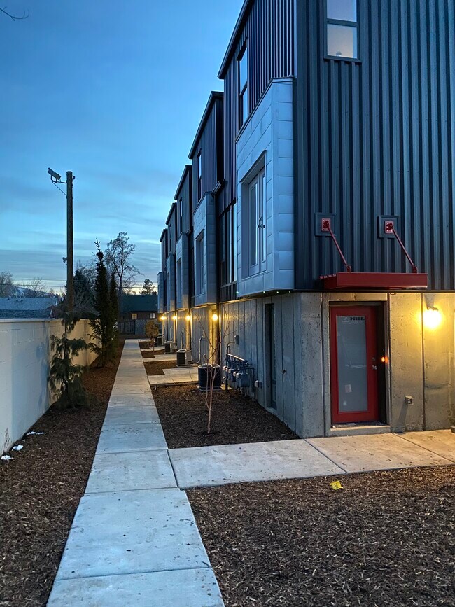 Building Photo - 1632 E 3300 S