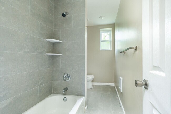 Photo - 104 S 51st St Apartment