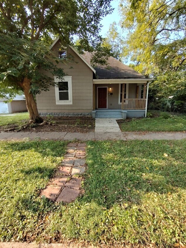 Rent this 3 bed 1.5 Bath Home available now! - Rent this  3 bed 1.5 Bath Home available now!