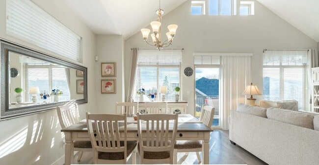 Building Photo - 3467 Gislason Av