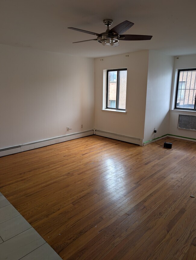 Foto del edificio - 15040 Tahoe St