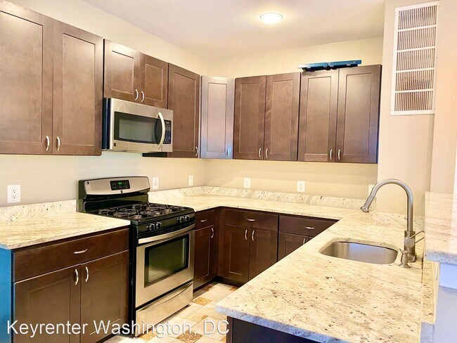 Building Photo - 4 br, 2 bath House - 817 Tuckerman St, NW