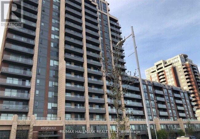 Photo du bâtiment - 18 Uptown Dr