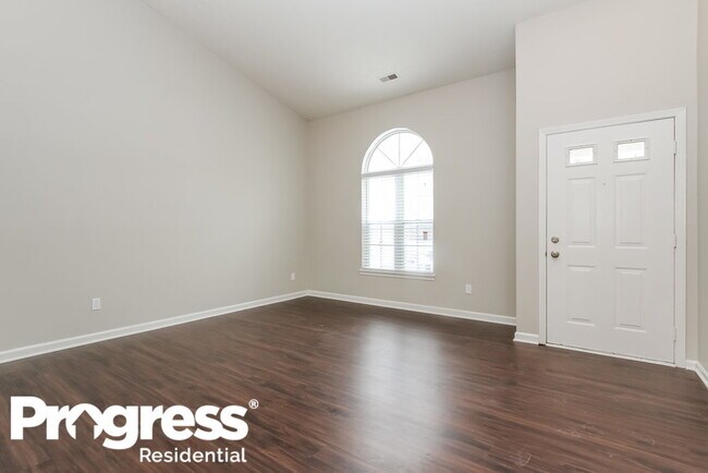 Foto del edificio - 6240 Cooper Pointe Dr