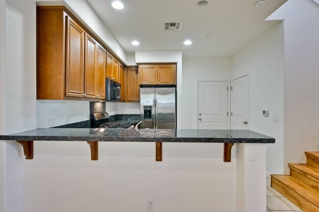 Building Photo - $4060 3 bedroom 2.5 bath Townhome-Unit occ...