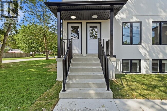 Building Photo - 1746 Buckingham Dr