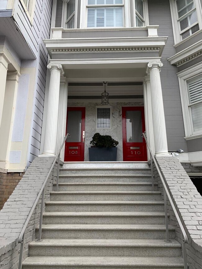 Building Photo - 110 7th Ave