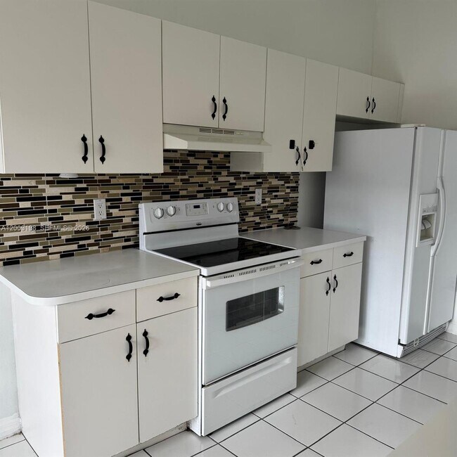 Foto del edificio - 21215 NE 9th Ct