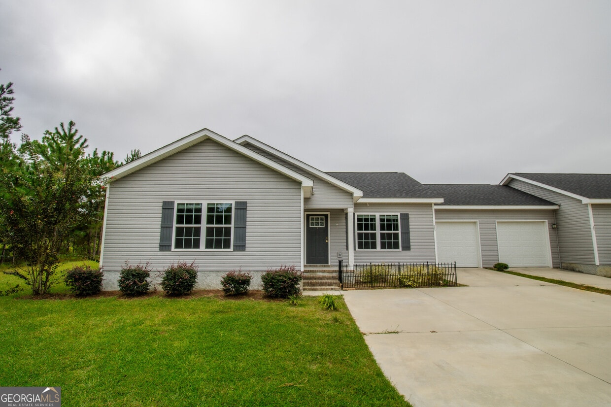 Primary Photo - 205 Bay Laurel Ct
