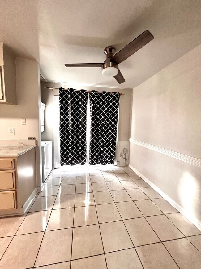 Foto del edificio - 4705 Brompton Square