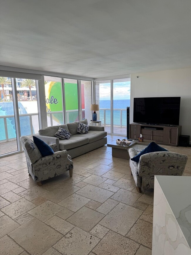 Building Photo - 1800 S Ocean Dr