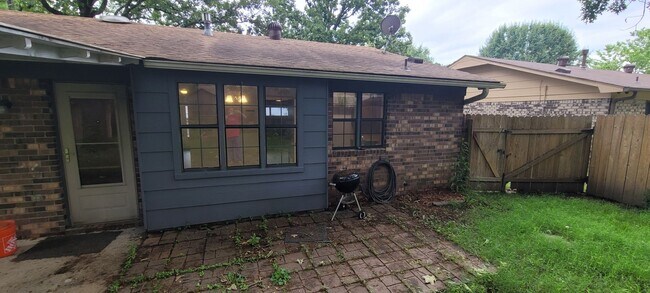 Foto del edificio - Home in Bryant