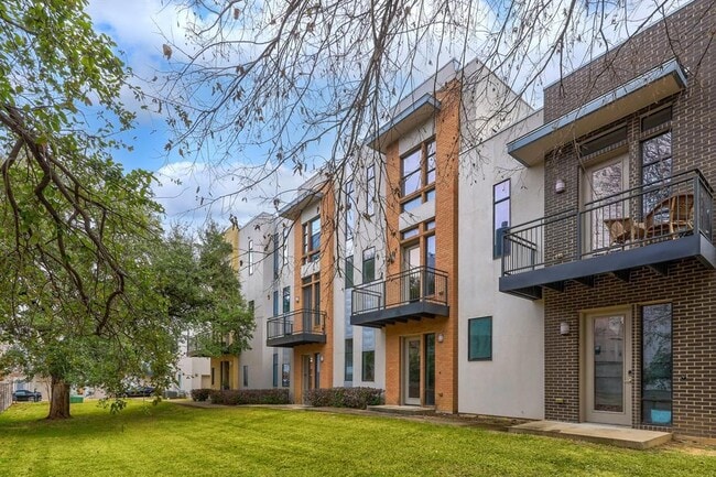 Foto del edificio - 6000 S Congress Ave