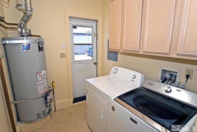 Foto del edificio - 1588 Mono Ave