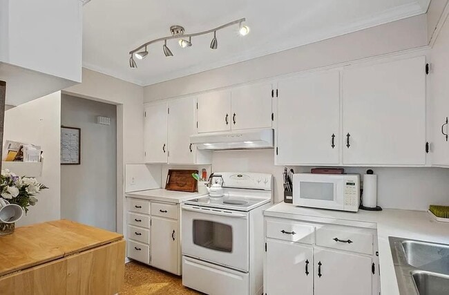 Foto del edificio - 2416 Aleda Ave SE