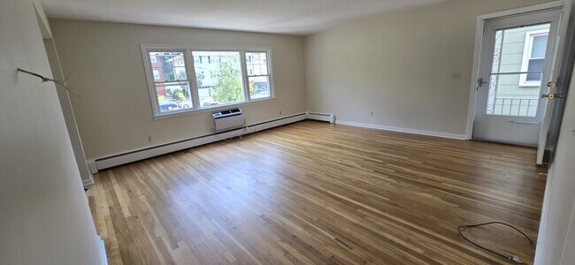 Building Photo - 409 Mayer Ct