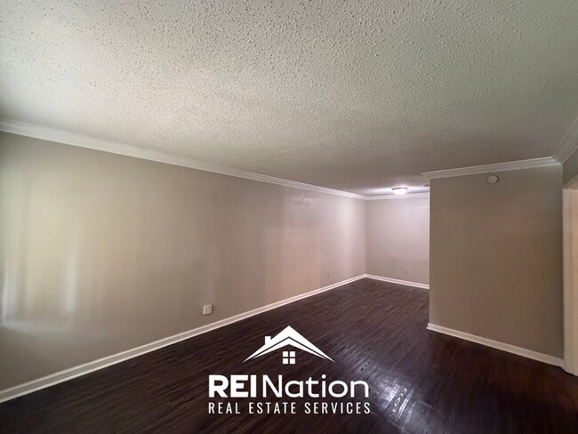 Foto del edificio - Charming 3BR/2BA East Memphis Home | 1,795 Sq Ft, Hardwood Floors & Fireplace