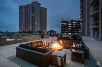 Building Photo - 3225 Turtle Creek Blvd