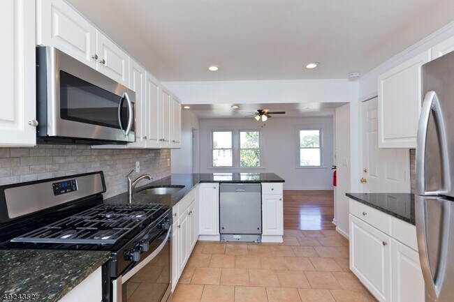 Building Photo - 7 Loveland St