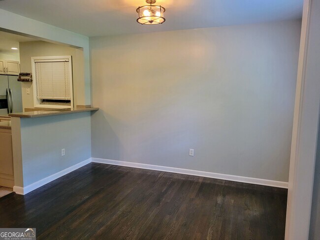 Foto del edificio - 1618 Cooper Lake Rd SE