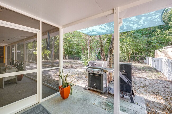 Foto del edificio - 129 Arctic Ave