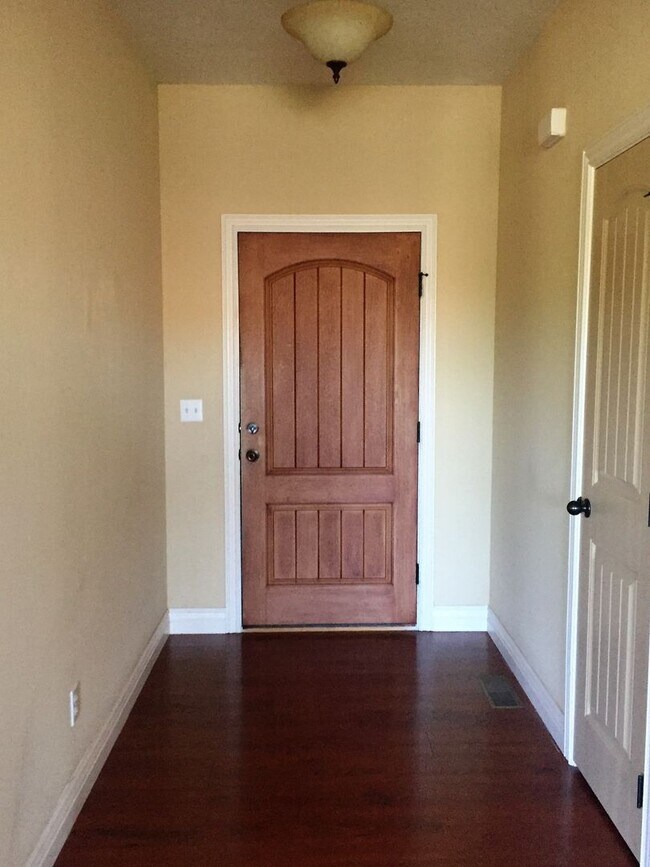 Foto del edificio - 3 Bedroom Ozark Home in Wonderful Neighborhood!