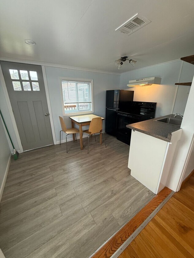 Foto del edificio - Studio Unit in Dennis Port Ma.