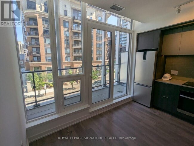 Building Photo - 395 Square One Dr