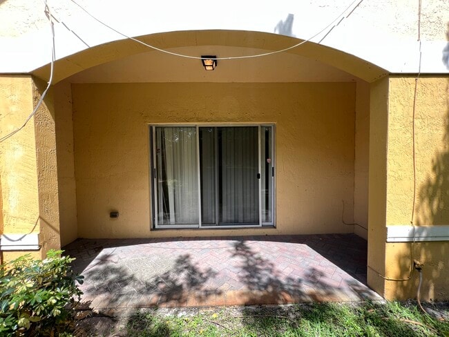 Building Photo - 3530 NW 29th Ct