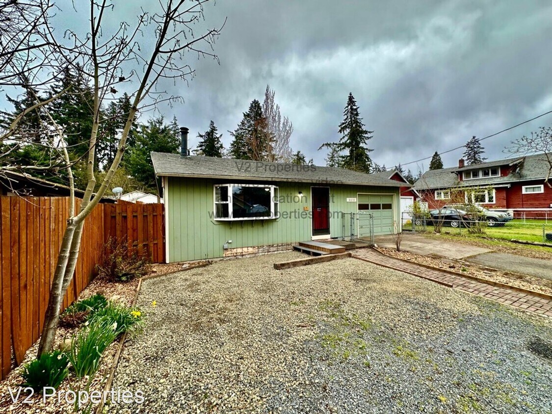 Primary Photo - 3 br, 1 bath House - 6670 SE Overland St
