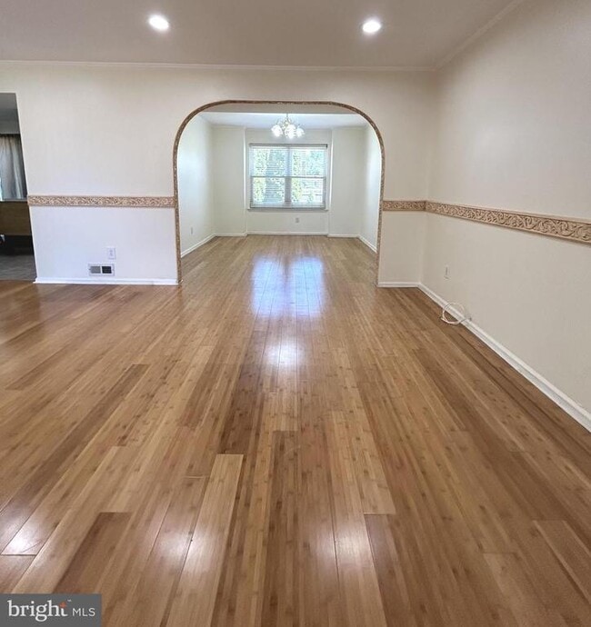 Building Photo - 1321 Butterfield Ln