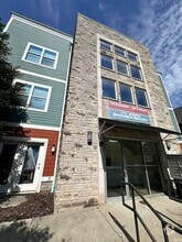 Building Photo - 703 N Walnut St