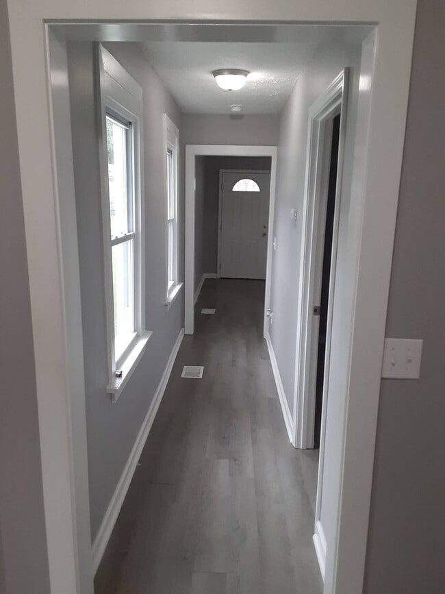 Photo - LEASING SPECIAL - MOVE IN BY 1/1/2026 AND RECEIVE 2ND MONTH OF RENT FREE Charming updated 2 br 1 ... House