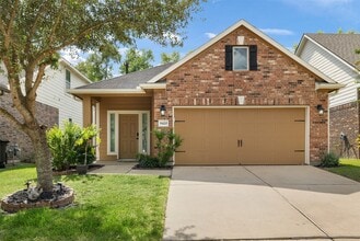 Building Photo - 9420 Savannah Holly Dr